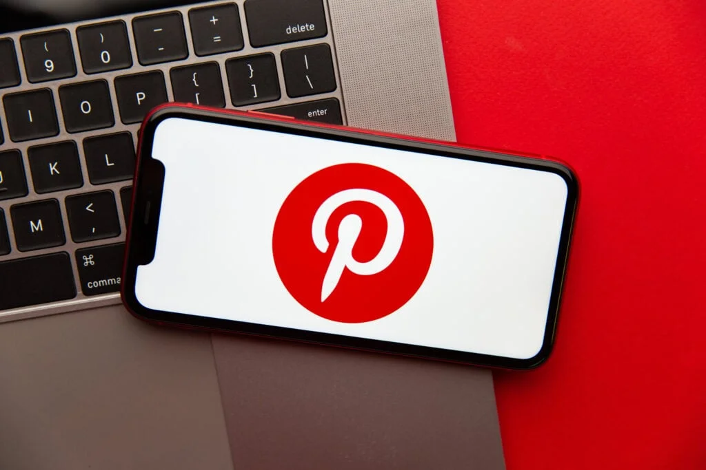 Pins Stock in focus as Pinterest heads into Monday earnings