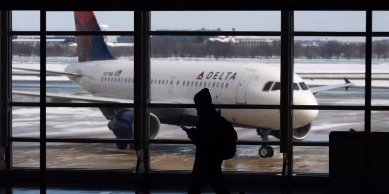Delta is canceling hundreds of flights due to crew and scheduling challenges, an internal memo shows