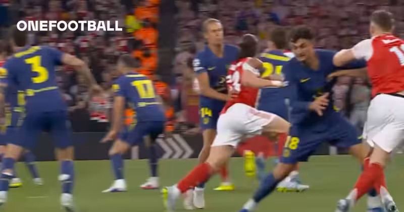 ¿Era penalti de Llorente a Calafiori? | OneFootball