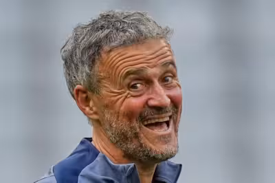 Luis Enrique’s PSG and Bayern chase Budapest after 9-goal semifinal thriller