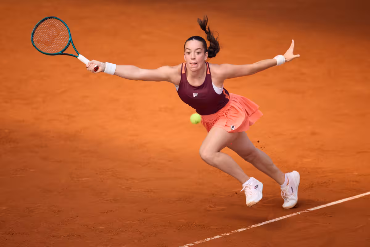 Tereza Valentová juggles exams and Rome debut before Gauff test