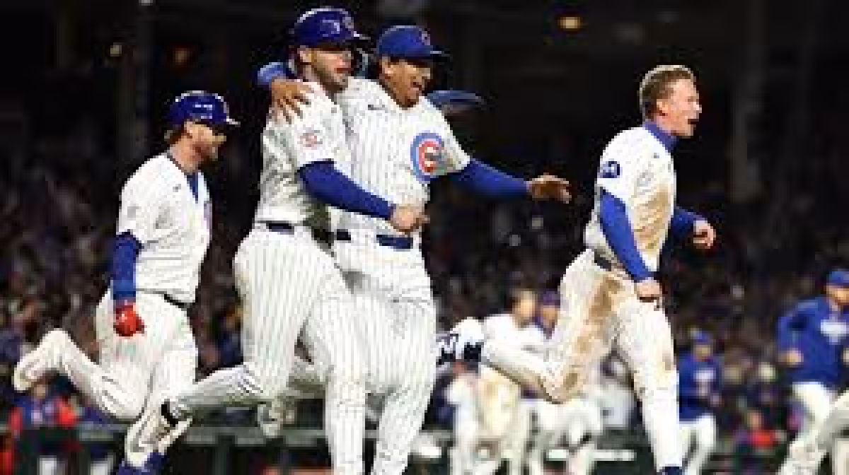Blake Dunn not in lineup as Reds shuffle roster against Cubs at Wrigley