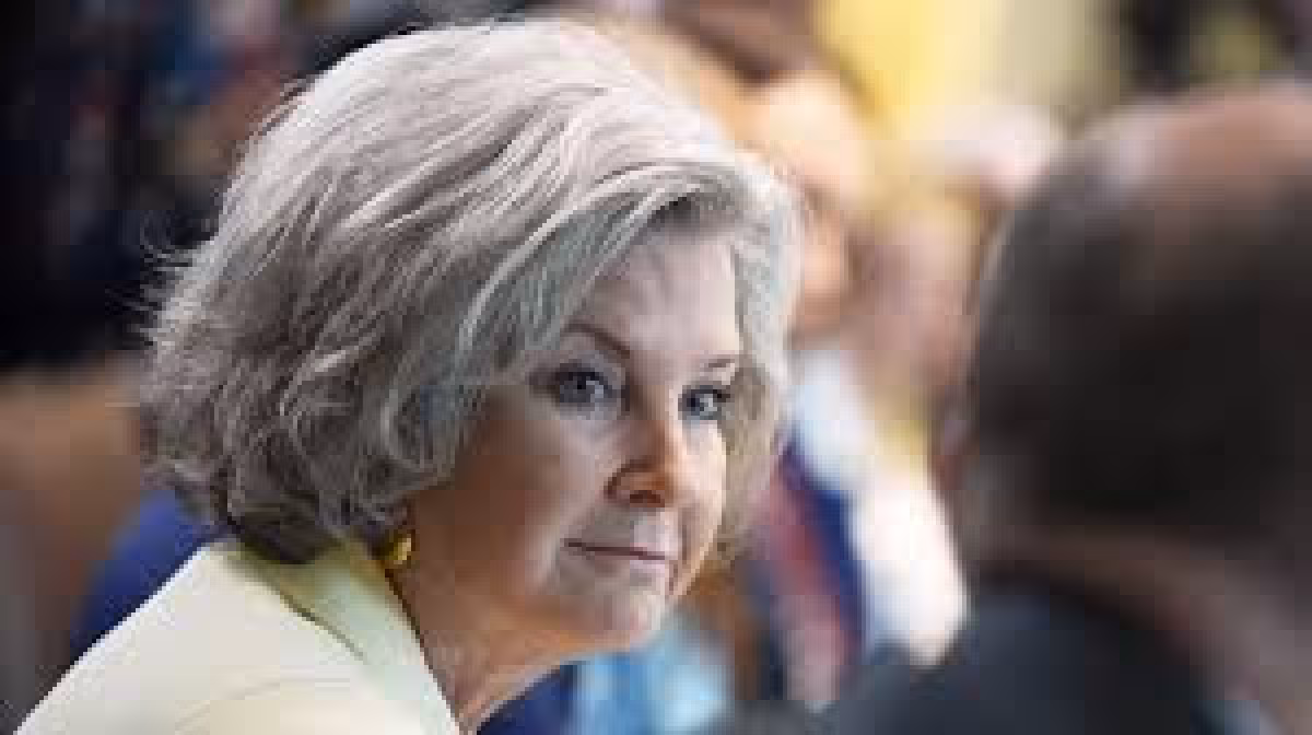 Susie Wiles receives valor award as Trump hails her leadership