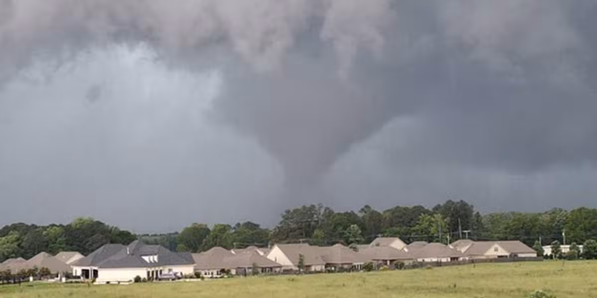 Tornado Warning Tallahassee as severe storms sweep Florida, Georgia and Carolinas