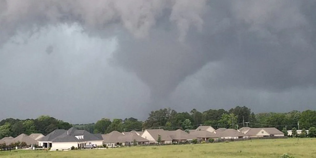 Tornado Warning Tallahassee as severe storms sweep Florida, Georgia and Carolinas