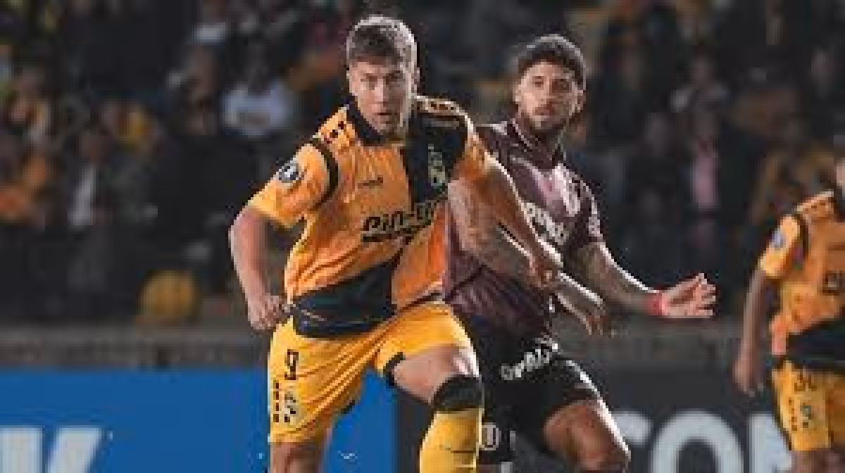 Universitario falls behind and later turns to Coquimbo Unido in Chile