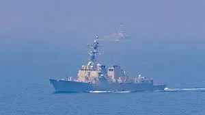 Uss Mason and 2 other destroyers hit in Hormuz, U.S. strikes back