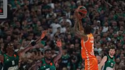 Pedro Martinez and Valencia force decisive Game 5 in Athens thriller