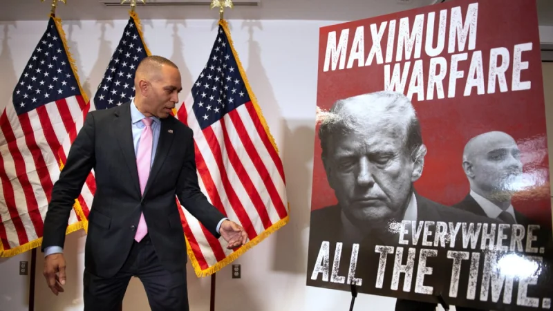 Trump Phone feud explodes as Trump blames Jeffries for dinner shooting
