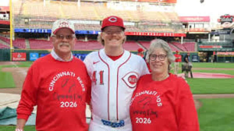 Andrew Abbott draws attention as Reds try to stop their skid against Astros