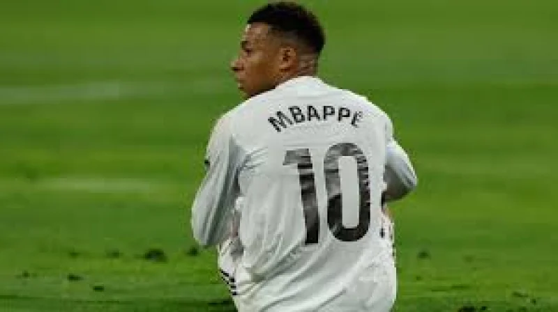 Aurélien Tchouaméni and Mbappé blow deepen Madrid’s Camp Nou crisis