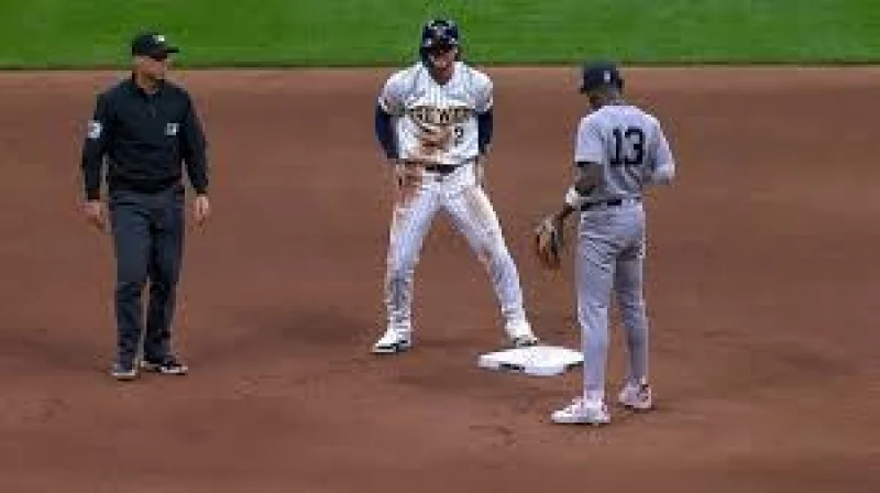 Brice Turang stays hot as Brewers edge Yankees 4-3 on May 10
