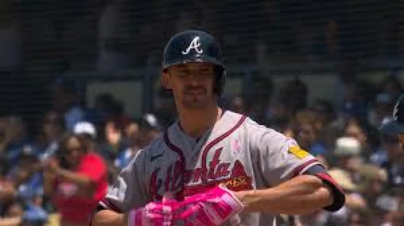 Eli White delivers first steal of season in Braves' 7-2 win