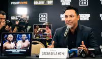 Oscar De La Hoya says Floyd Mayweather was technically superior to Crawford