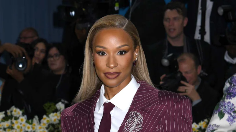 Lebron James Wife Savannah James Returns to Podcast as Lakers Trail 2-0