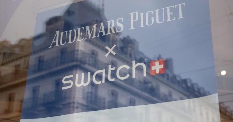 New Ap Watch: Swatch and Audemars Piguet unveil Royal Pop collaboration