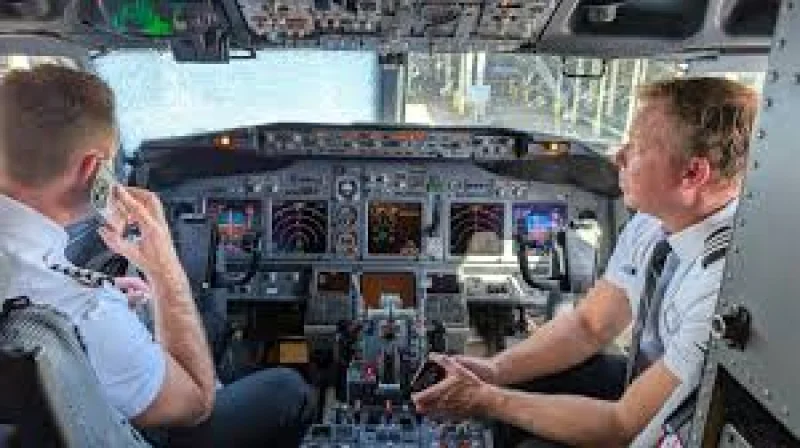 Southwest Airlines News: Flight 2665 Diverts to Tulsa After Cracked Windshield