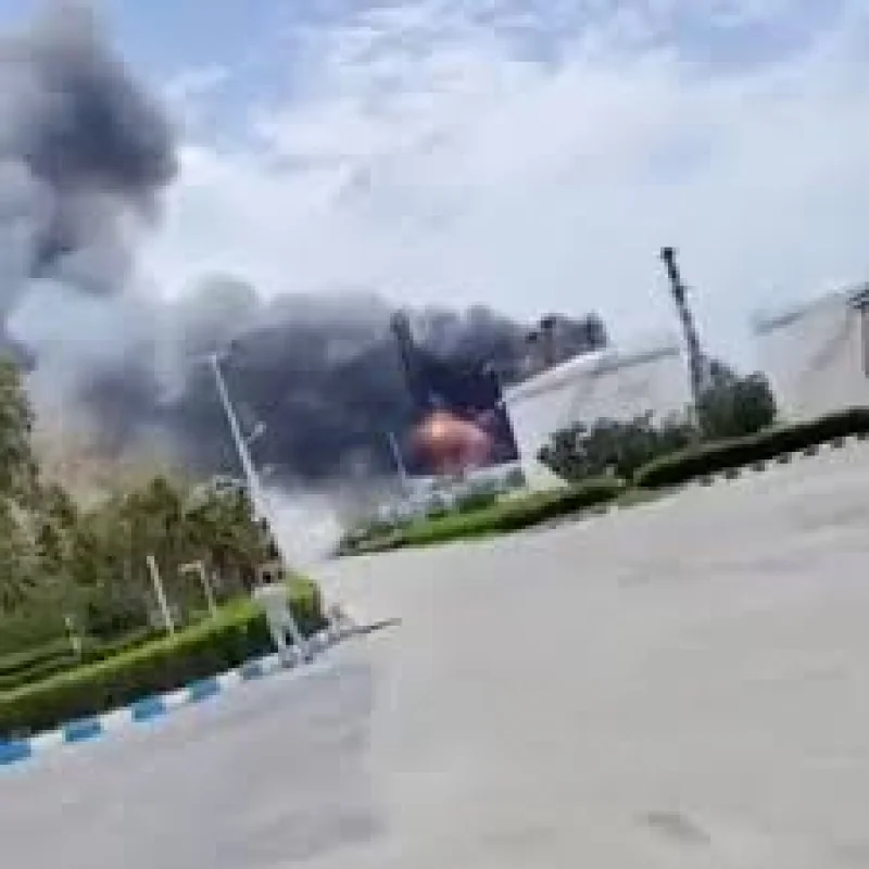 Uae Strikes Iran as US and Tehran Exchange Fire in Hormuz