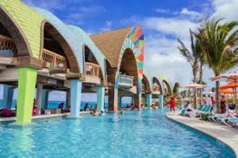 Norwegian Cruise Line travelers face Bahamas alcohol sales ban on election day