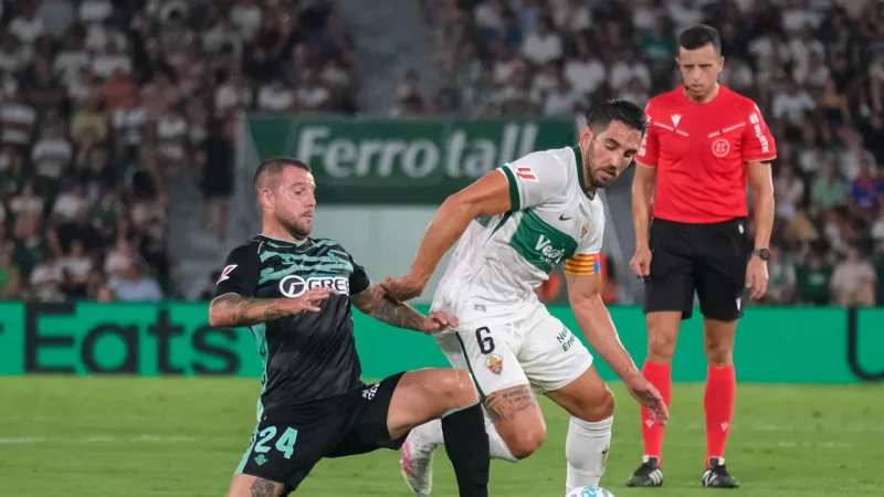 Real Betis - Elche C. F. at La Cartuja brings Champions League and survival stakes